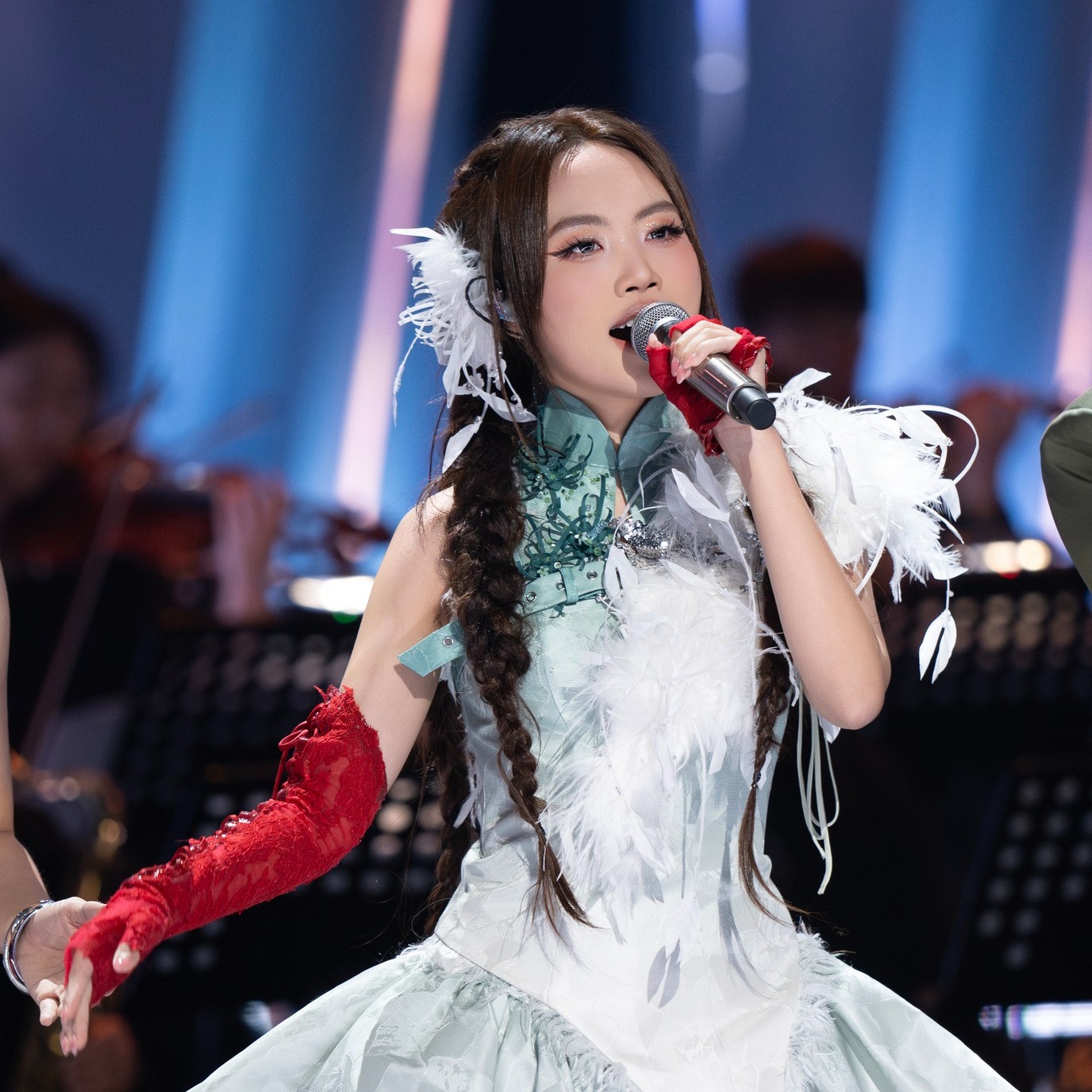 Phương Mỹ Chi thắng bán kết 1 nhờ hát cải lương Việt Nam kết hợp hí kịch Trung Quốc- Ảnh 1. Phương Mỹ Chi thắng bán kết 1 nhờ hát cải lương Việt Nam kết hợp hí kịch Trung Quốc- Ảnh 1.