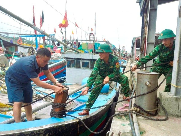 - Ảnh 1. Bão số 3 'rất nguy hiểm', 6 địa phương ra lệnh cấm biển- Ảnh 1.