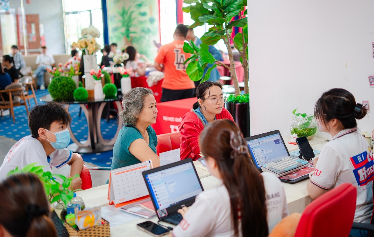 Nhiều trường đại học ở TPHCM đưa ra phương thức tuyển sinh- Ảnh 3. Nhiều trường đại học ở TPHCM đưa ra phương thức tuyển sinh- Ảnh 3.