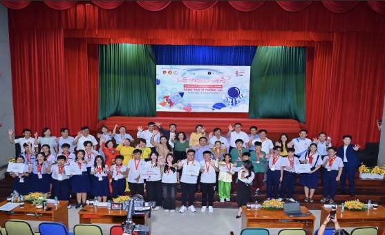 Cuộc thi "Sáng tạo vì tương lai 2025 - The Next Innovator 2025" chính thức khép lại với màn tranh tài bùng nổ của các nhà khoa học nhí. - Ảnh 2.