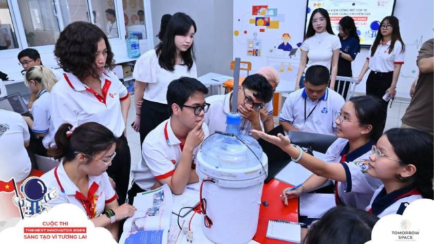 Cuộc thi "Sáng tạo vì tương lai 2025 - The Next Innovator 2025" chính thức khép lại với màn tranh tài bùng nổ của các nhà khoa học nhí. - Ảnh 4.