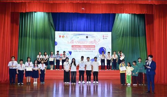 Cuộc thi "Sáng tạo vì tương lai 2025 - The Next Innovator 2025" chính thức khép lại với màn tranh tài bùng nổ của các nhà khoa học nhí. - Ảnh 12.