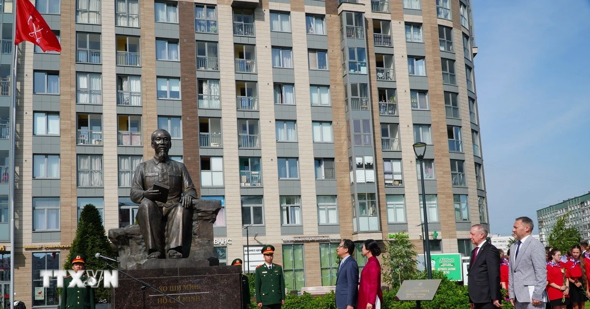 Khánh thành Quảng trường Hồ Chí Minh tại thành phố Saint Petersburg