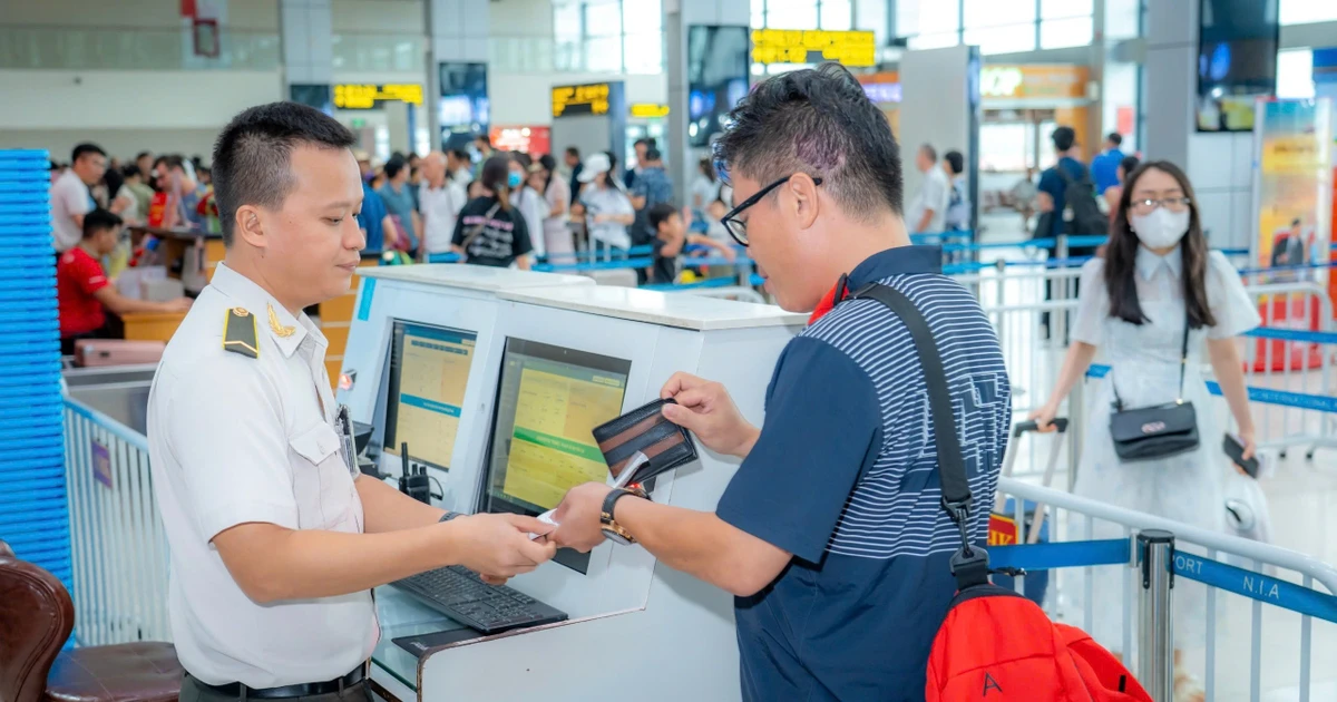 Đường bay Hà Nội-TP.HCM nằm trong top 10 bận rộn nhất thế giới