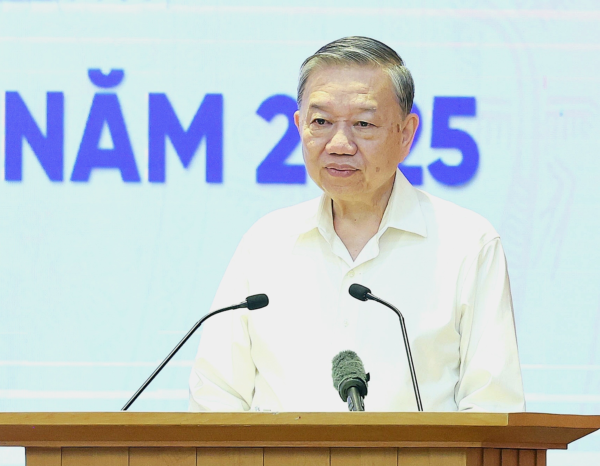 Tổng Bí thư Tô Lâm: Có chính sách đãi ngộ đặc biệt thu hút ít nhất 100 chuyên gia hàng đầu về nước- Ảnh 1. Tổng Bí thư Tô Lâm: Có chính sách đãi ngộ đặc biệt thu hút ít nhất 100 chuyên gia hàng đầu về nước- Ảnh 1.