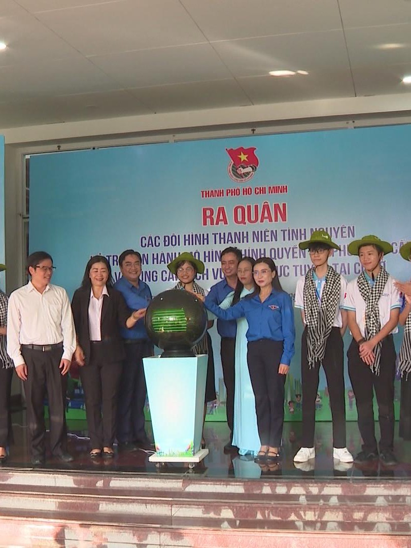 TP.HCM ra quân đội hình thanh niên tình nguyện hỗ trợ chính quyền số