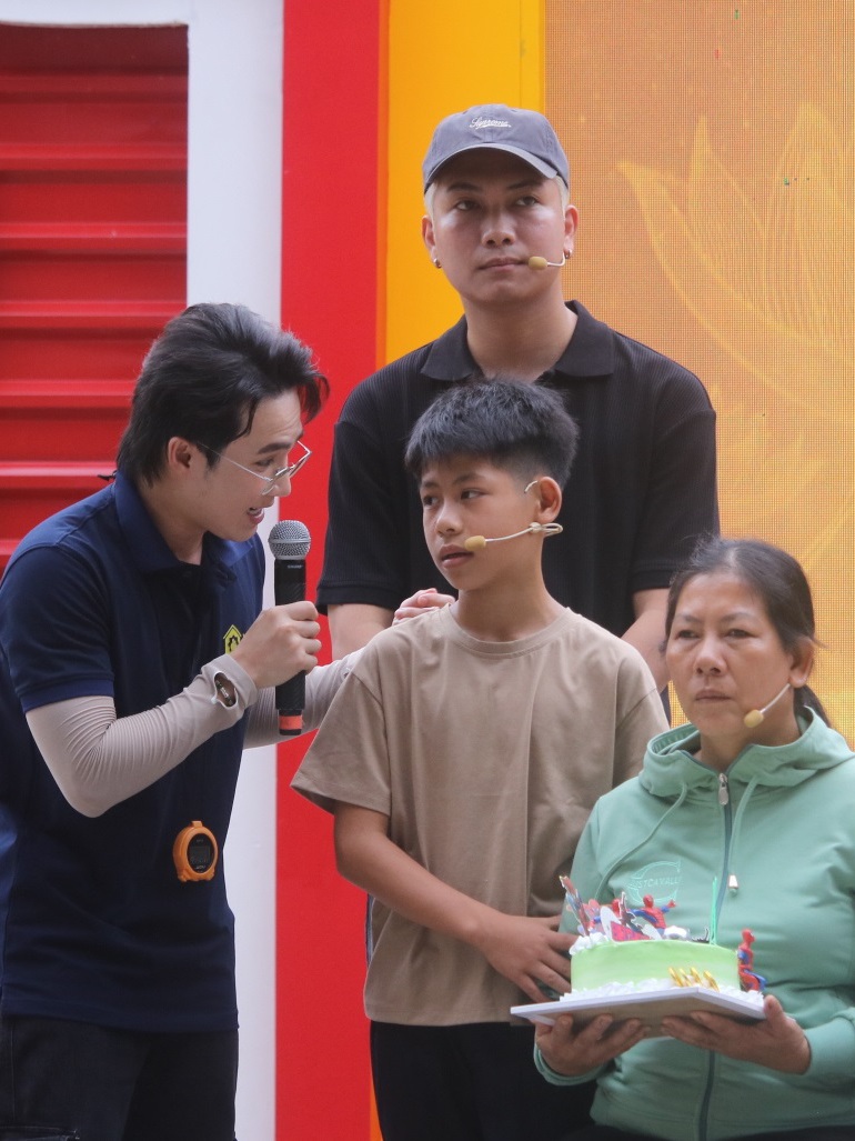 Kỷ lục mới: "Mái ấm gia đình Việt" trao hơn 3,2 tỉ tại điểm ghi hình Đà Nẵng