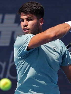 Carlos Alcaraz nhọc nhằn trong trận ra quân tại Cincinnati Open