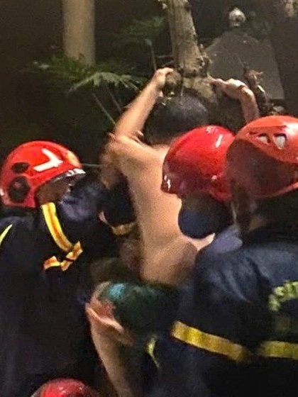 Cứu 5 người thoát khỏi đám cháy trong đêm