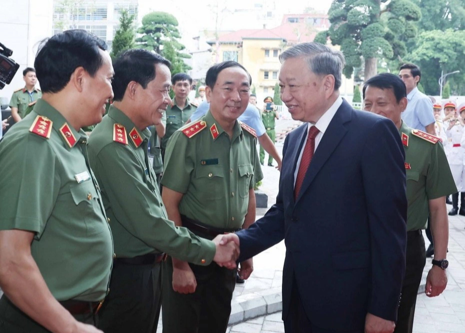 80 năm - Vinh quang Công an nhân dân Việt Nam- Ảnh 2.