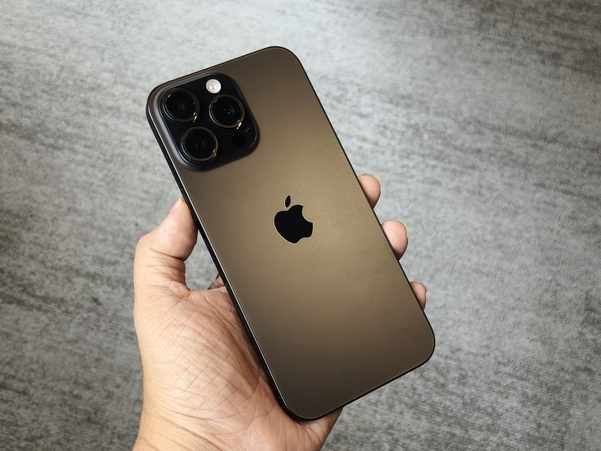 Galaxy Z Fold7 thắng áp đảo trong bình chọn smartphone cao cấp nửa đầu 2025 - Ảnh 3.