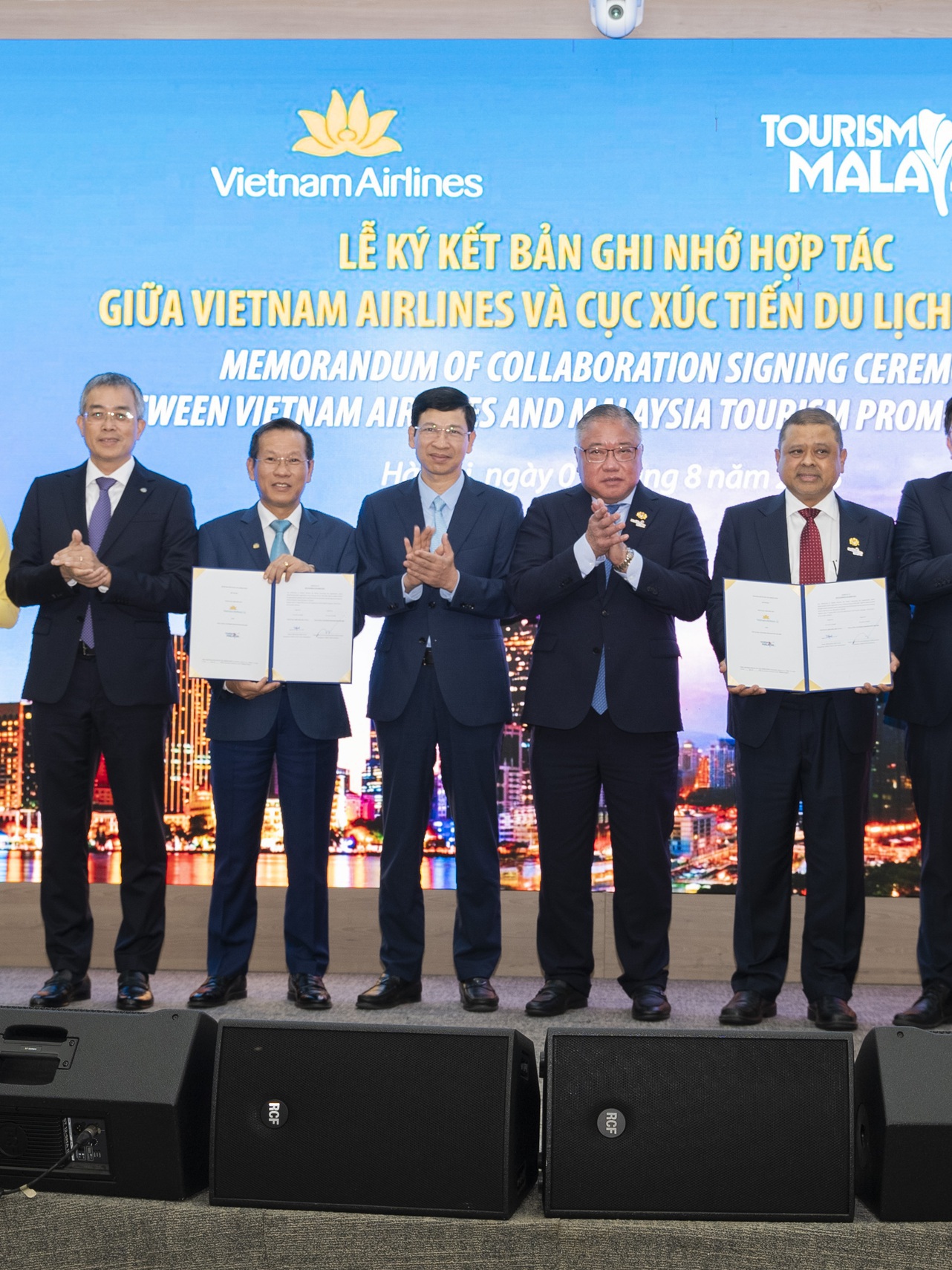 Malaysia và Vietnam Airlines ký kết Biên bản ghi nhớ hợp tác chiến lược thúc đẩy du lịch song phương