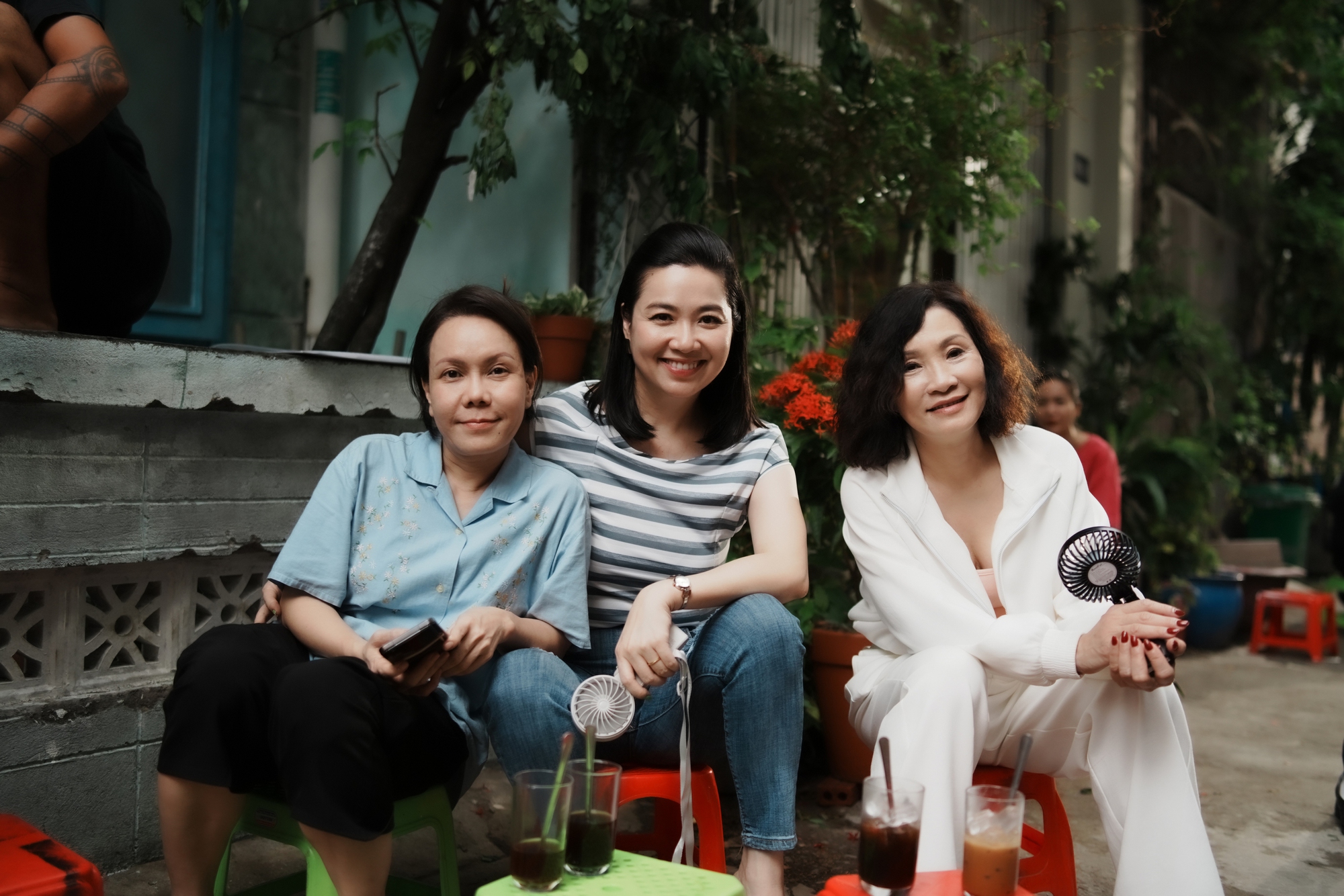 - Ảnh 2. Việt Hương nói gì khi ‘lên chức’ trong phim mới của Khương Ngọc? - Ảnh 2.