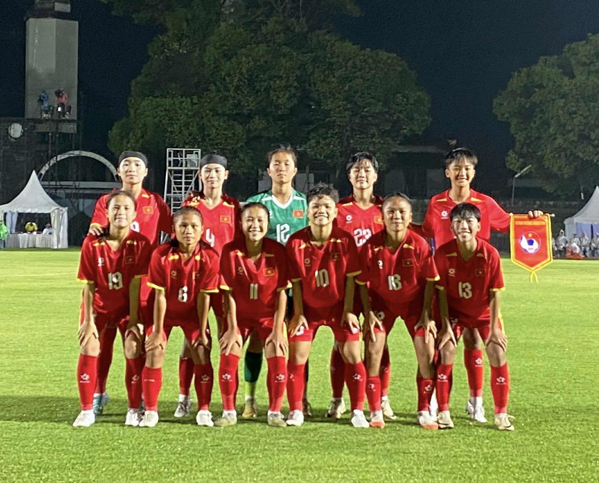 Việt Nam thắng đậm Campuchia 5-0 ở trận mở màn U.16 nữ Đông Nam Á- Ảnh 1. Việt Nam thắng đậm Campuchia 5-0 ở trận mở màn U.16 nữ Đông Nam Á- Ảnh 1.