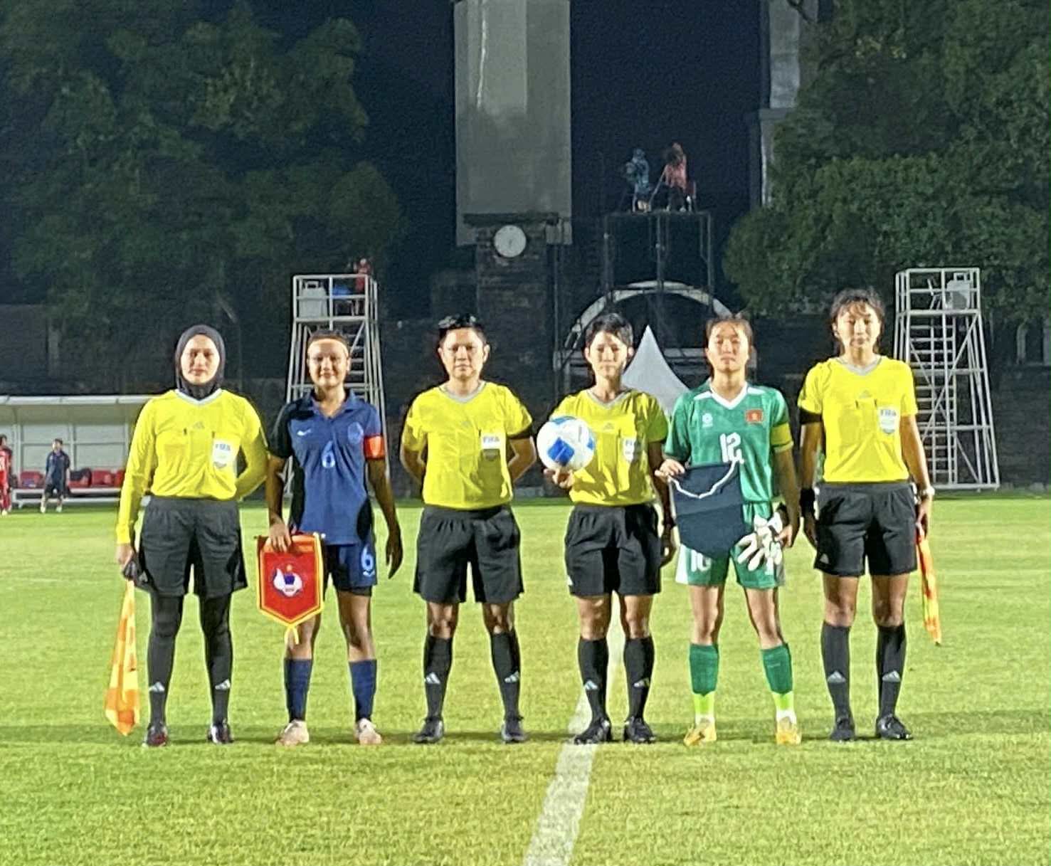 Việt Nam thắng đậm Campuchia 5-0 ở trận mở màn U.16 nữ Đông Nam Á- Ảnh 3. Việt Nam thắng đậm Campuchia 5-0 ở trận mở màn U.16 nữ Đông Nam Á- Ảnh 3.