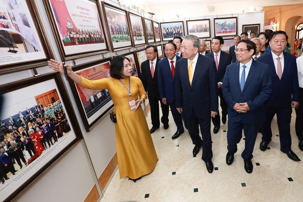 Tổng Bí thư Tô Lâm trao tặng Huân chương Lao động hạng Nhất cho Bộ VH-TT-DL- Ảnh 4. Tổng Bí thư Tô Lâm trao tặng Huân chương Lao động hạng Nhất cho Bộ VH-TT-DL- Ảnh 4.