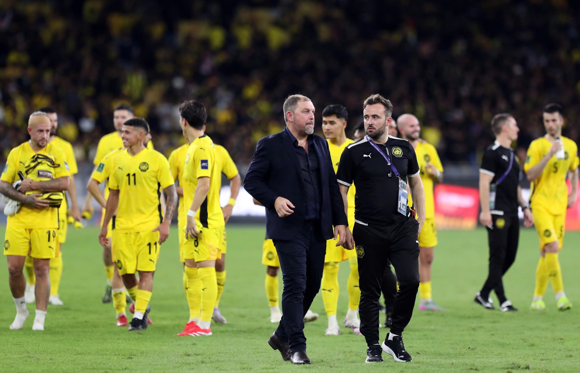 Chủ tịch FAM bị ‘đá ghế’ khiến đội tuyển Malaysia biến động lớn, FIFA sẽ cấm vận?- Ảnh 1. Chủ tịch FAM bị ‘đá ghế’ khiến đội tuyển Malaysia biến động lớn, FIFA sẽ cấm vận?- Ảnh 1.