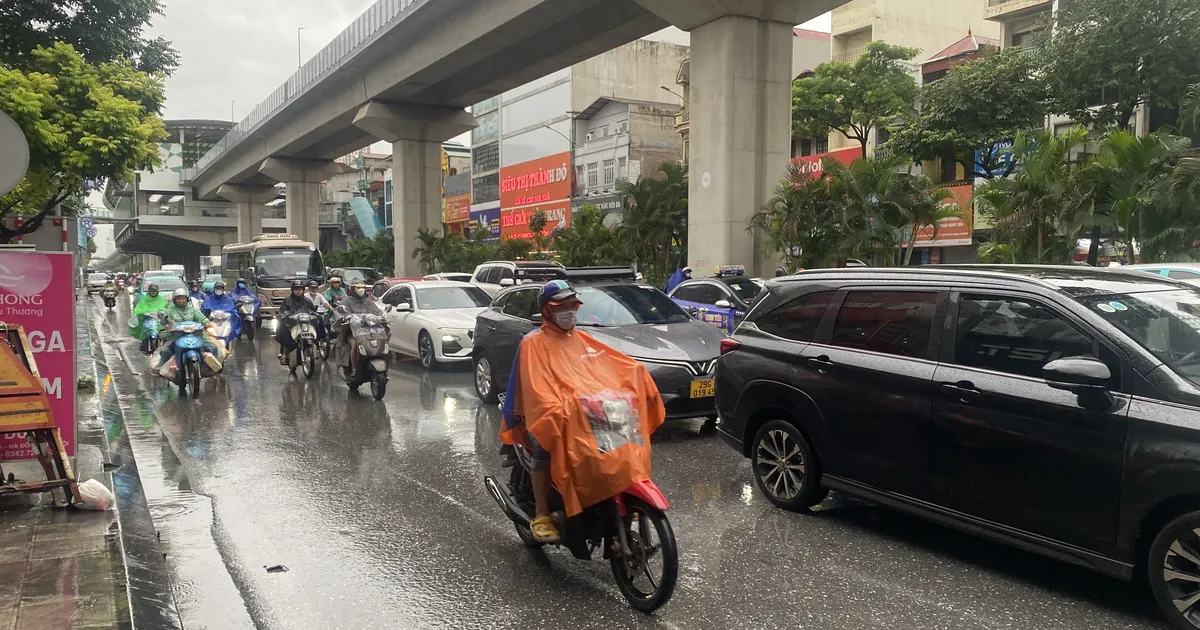 Hà Nội và miền Bắc mưa tầm tã