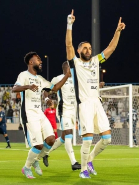 Karim Benzema lập hattrick trong chiến thắng đầu mùa của Al Ittihad