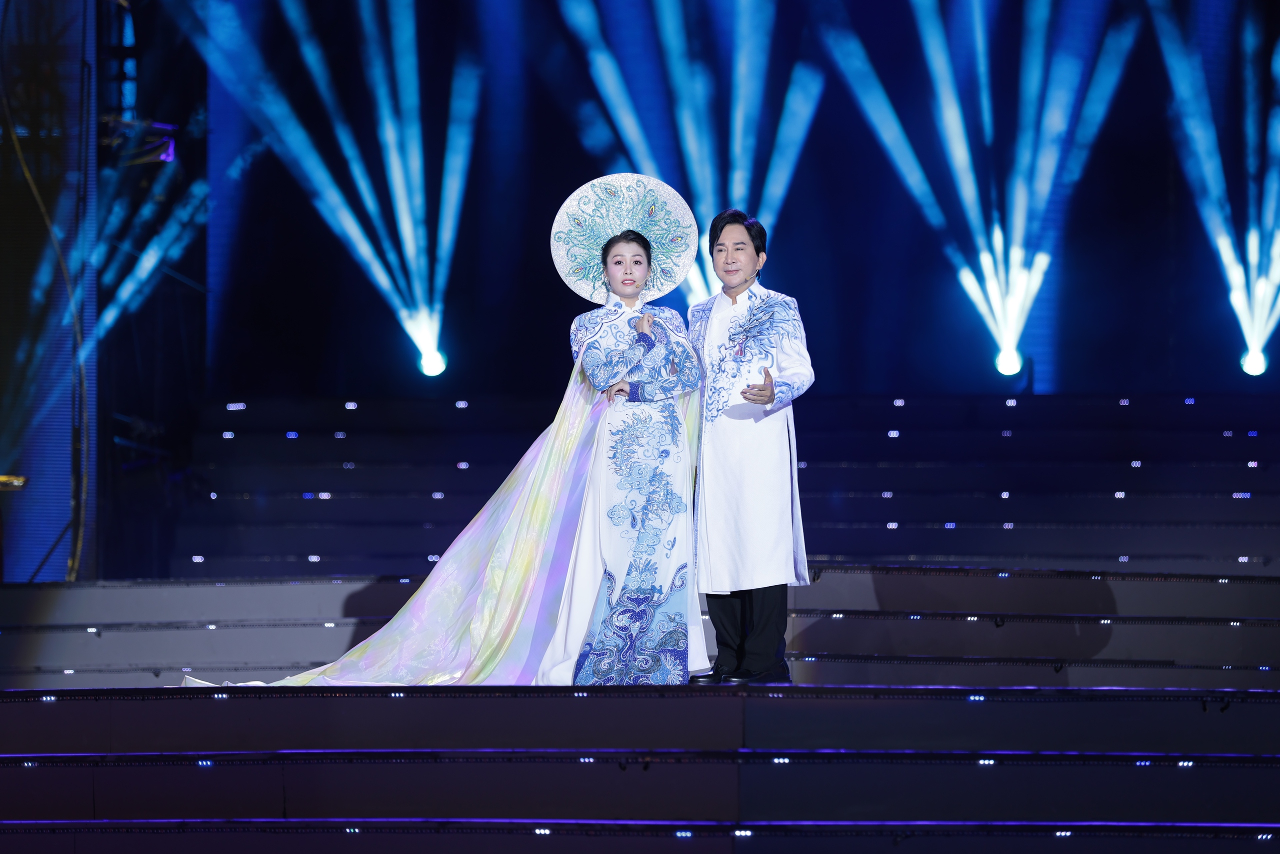 Gala Chuông vàng vọng cổ 2025 - Dư âm hào hùng giữa lòng phố thị- Ảnh 25.