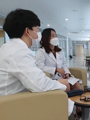 Hàn Quốc: Bác sĩ thực tập trở lại làm việc