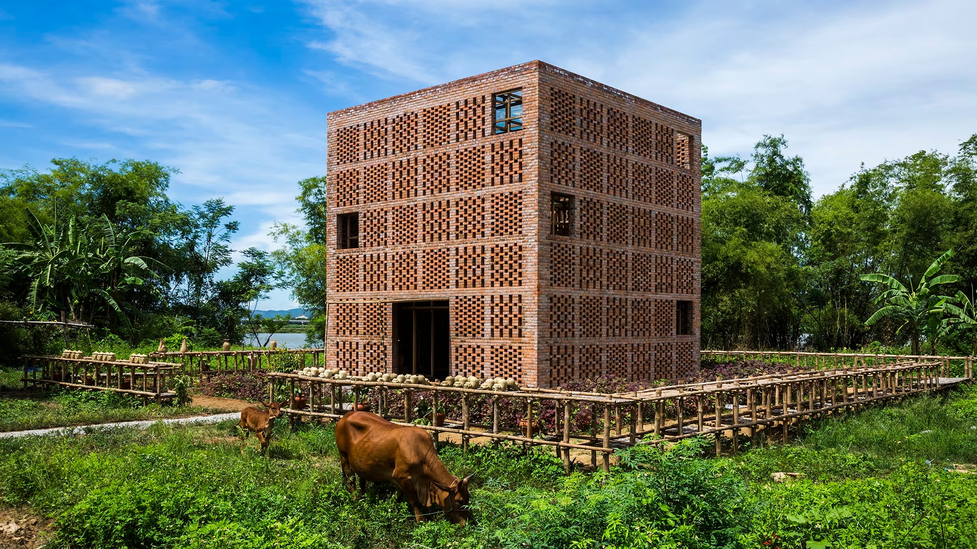 Báo Mỹ ca ngợi những kiến trúc độc lạ ở Việt Nam- Ảnh 1.