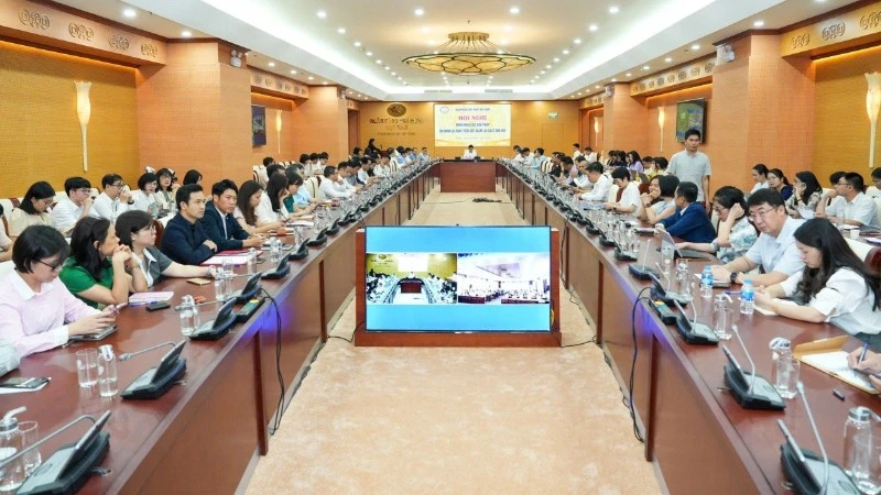 Giữ ổn định lãi suất tiền gửi, giảm lãi suất cho vay