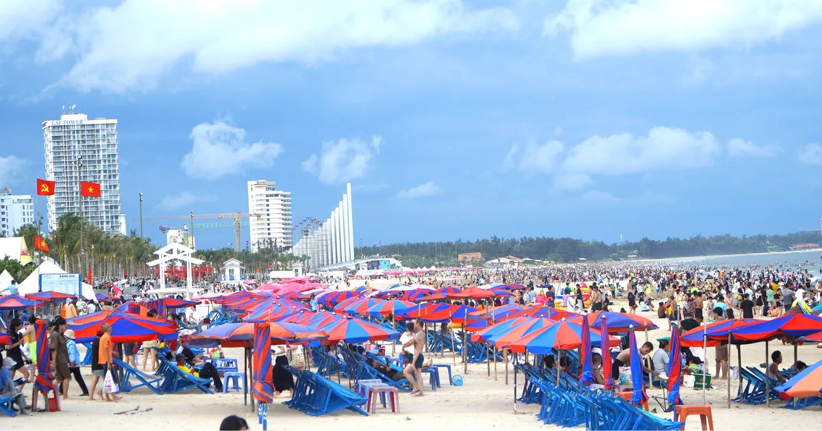 2 ngày đầu nghỉ lễ 2/9: TPHCM, Huế, Đà Nẵng bùng nổ số lượng du khách