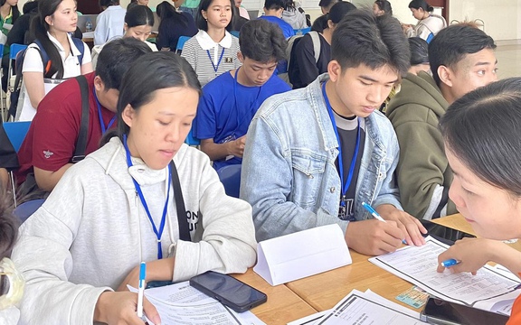 Hiện tượng 'lạ' nhiều đại học top đầu, ngành hot phải tuyển bổ sung thí sinh - Ảnh 1.