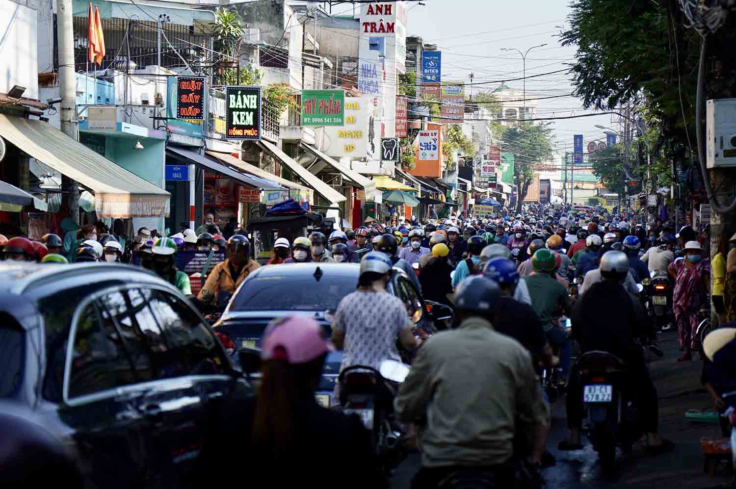 TP.HCM giải tỏa trắng 222 hộ dân để làm đường 6 làn xe ở cửa ngõ Tây Bắc - Ảnh 2.