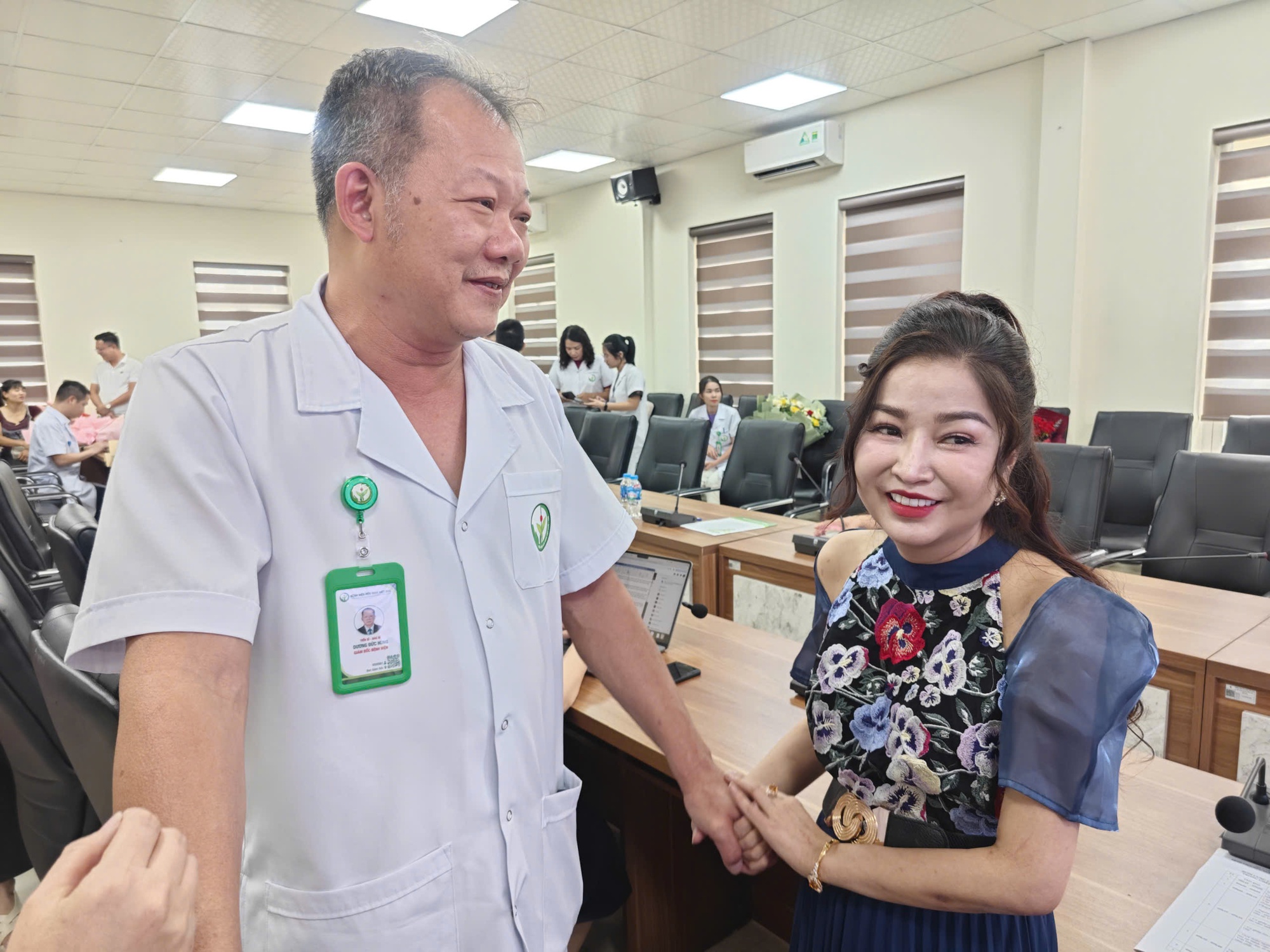 Người được ghép cả tim - phổi đầu tiên tại Việt Nam: “Tôi như từ cõi chết trở về” - Ảnh 2. Bệnh viện Việt Đức - Ảnh 2.