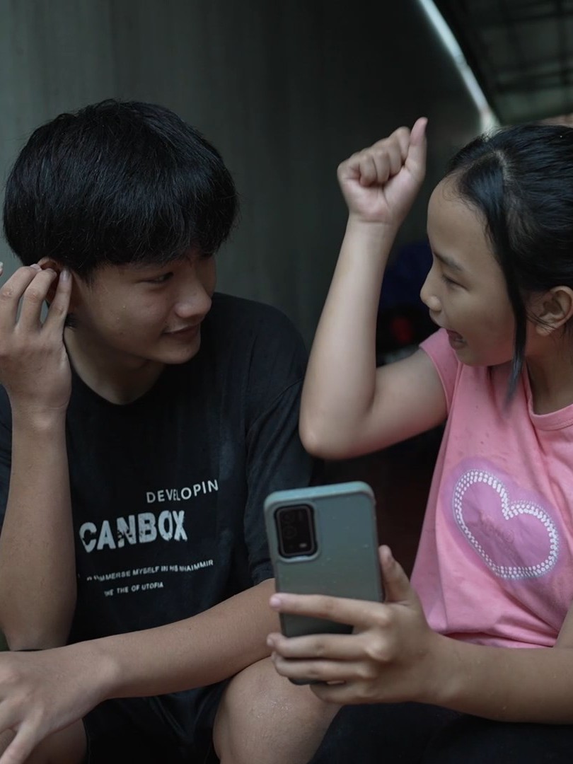Quỳnh Chi trầm cảm vì mất cha, mẹ làm xa, anh trai khiếm khuyết - Mái ấm gia đình Việt