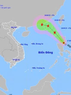 Áp thấp nhiệt đới sắp mạnh lên bão trên Biển Đông