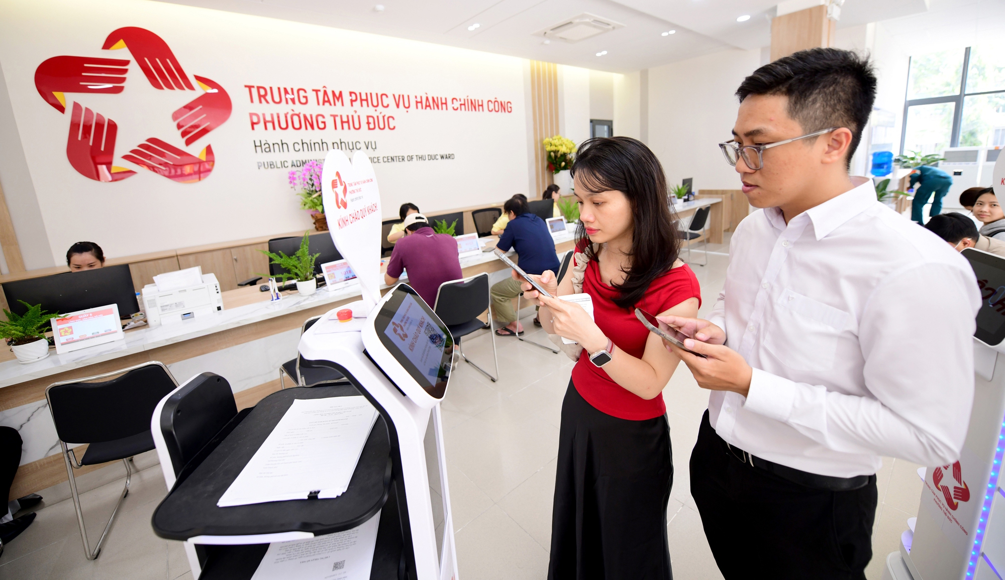 25 dịch vụ công thiết yếu: Từ 1-10 sẽ không giải quyết hồ sơ giấy - Ảnh 1. 25 dịch vụ công thiết yếu không giải quyết hồ sơ giấy từ 1-10 - Ảnh 1.