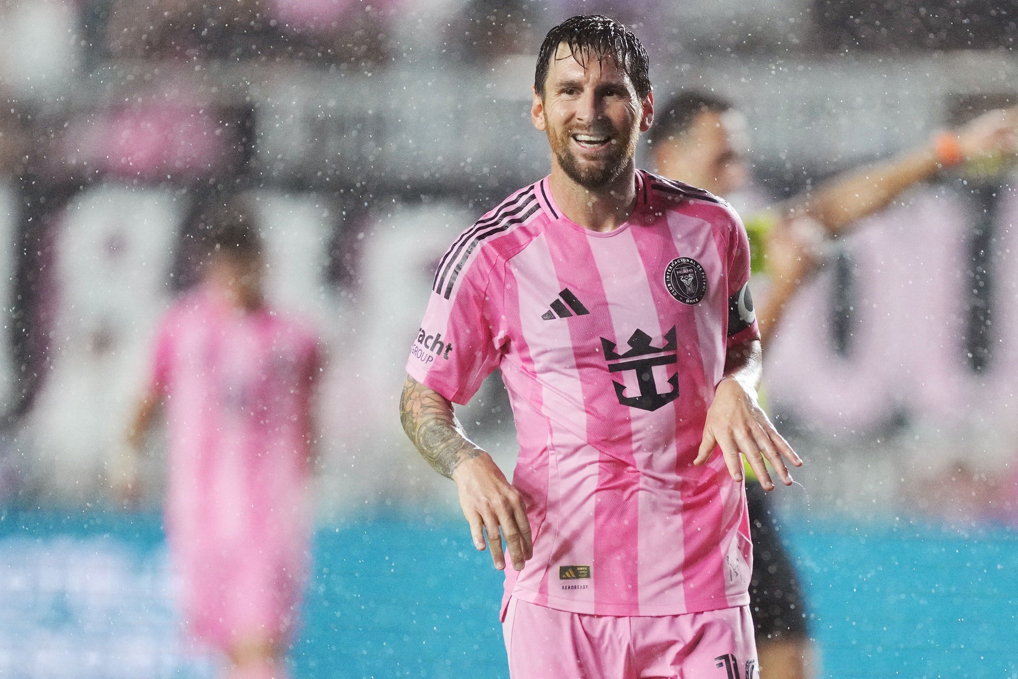 Messi rực sáng giúp Inter Miami áp sát tốp đầu MLS, Ronaldo cũng bùng nổ dữ dội- Ảnh 2. Messi rực sáng giúp Inter Miami áp sát tốp đầu MLS, Ronaldo cũng bùng nổ dữ dội- Ảnh 2.