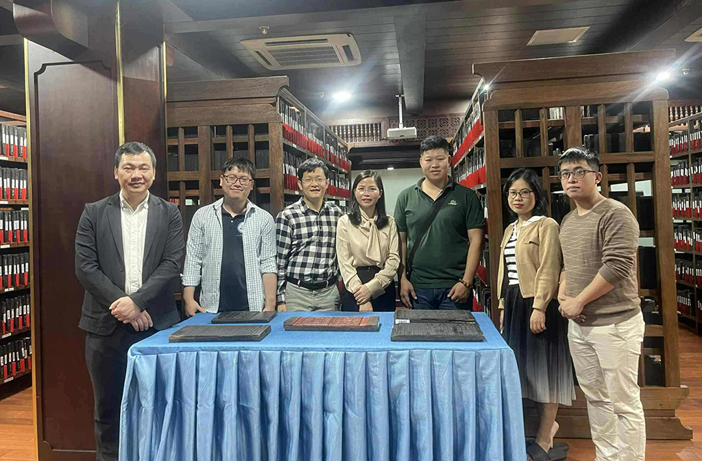 Tiếp nối mạch nguồn Di sản thế giới Mộc bản triều Nguyễn- Ảnh 4. Tiếp nối mạch nguồn Di sản thế giới Mộc bản triều Nguyễn- Ảnh 4.