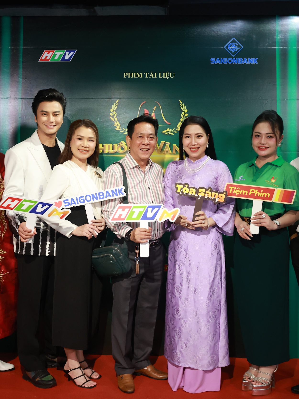 Chuông vàng tỏa sáng: Kiêu hãnh và tự hào với 20 mùa "Chuông vàng vọng cổ"