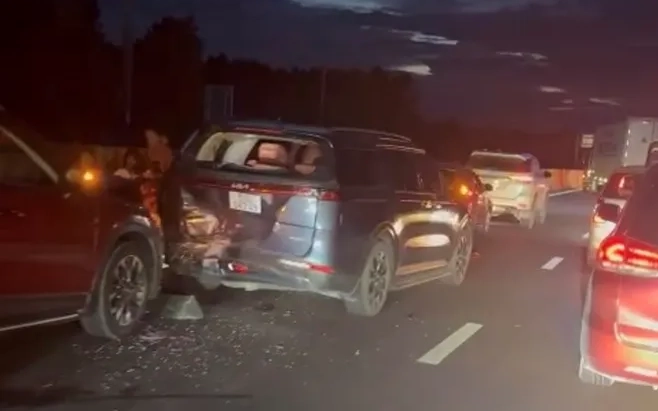 Va chạm liên hoàn nhiều xe ô tô trên cao tốc Phan Thiết - Dầu Giây