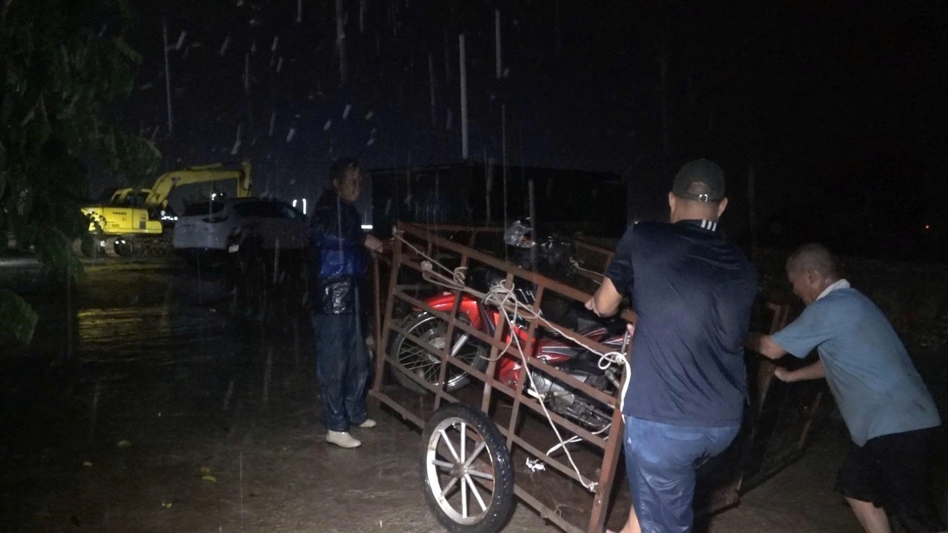 Lũ đặc biệt lớn trên sông Hồng, 4 giờ dâng 2,6m - Ảnh 2.