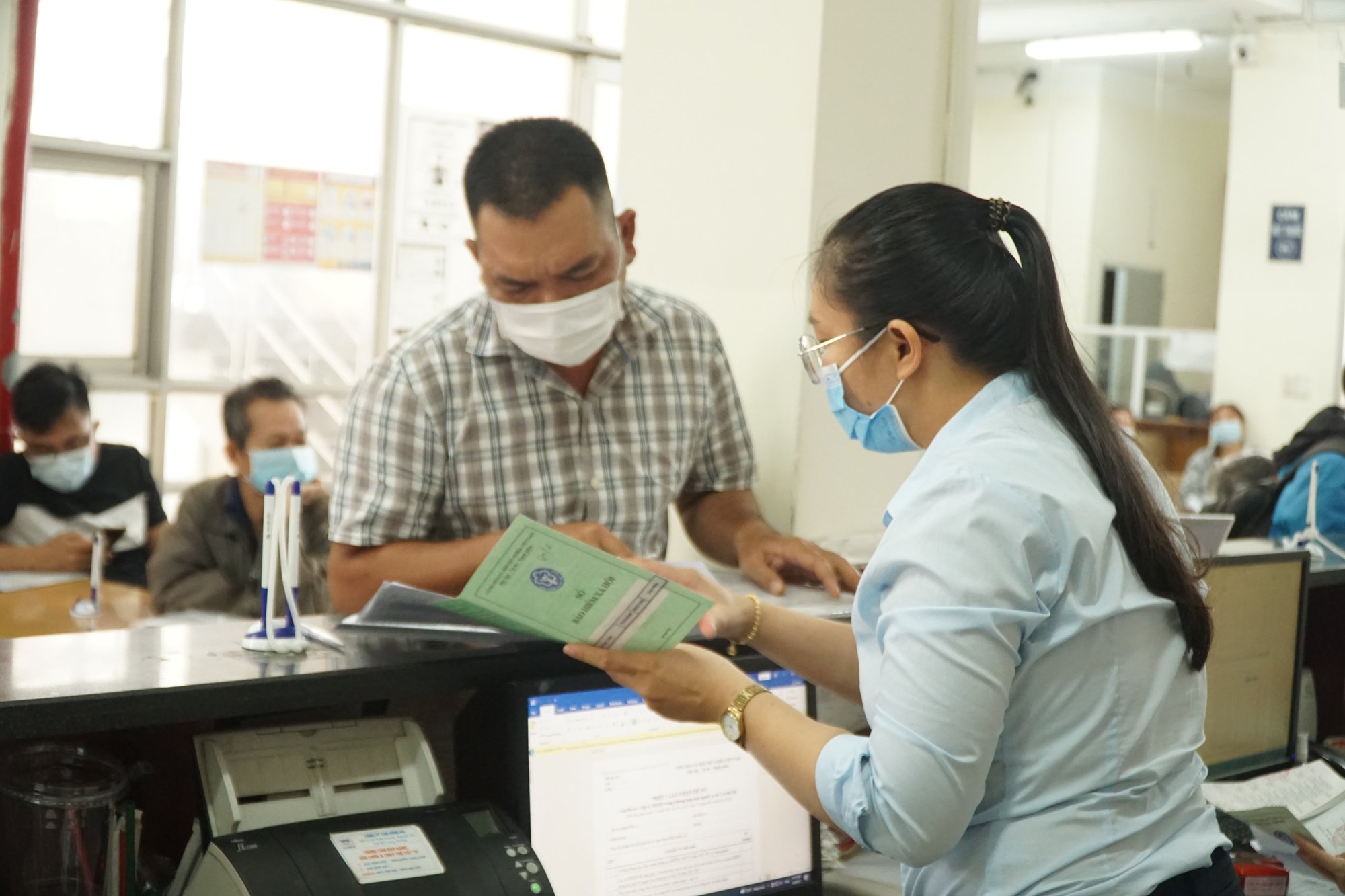 Quy định mới về trợ cấp ốm đau cho người lao động- Ảnh 1. Quy định mới về trợ cấp ốm đau cho người lao động- Ảnh 1.