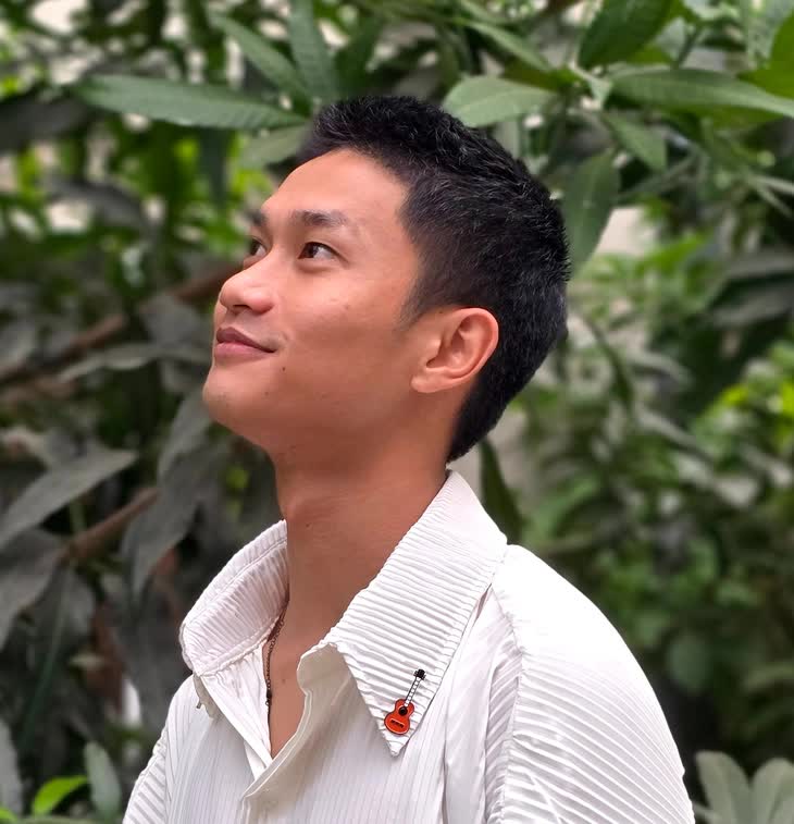 Nguyễn Hùng "Còn gì đẹp hơn" và "Mưa đỏ": Từ 5 khán giả đến concert quốc gia- Ảnh 3.