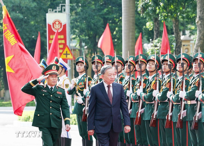 Tổng Bí thư: Phát huy cao độ bản lĩnh, trí tuệ, nghệ thuật quân sự Việt Nam- Ảnh 2. Tổng Bí thư: Phát huy cao độ bản lĩnh, trí tuệ, nghệ thuật quân sự Việt Nam- Ảnh 2.
