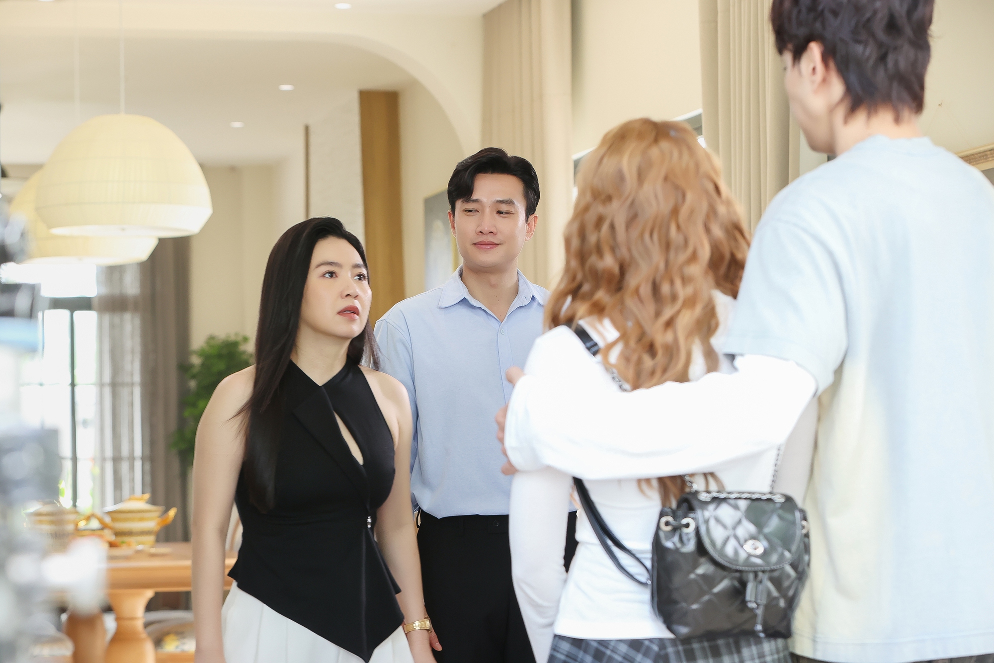 Thuận Nguyễn tranh cãi kịch liệt, bị Lê Khánh "tát thẳng tay" trong phim mới- Ảnh 1. Thuận Nguyễn tranh cãi kịch liệt, bị Lê Khánh "tát thẳng tay" trong phim mới- Ảnh 1.