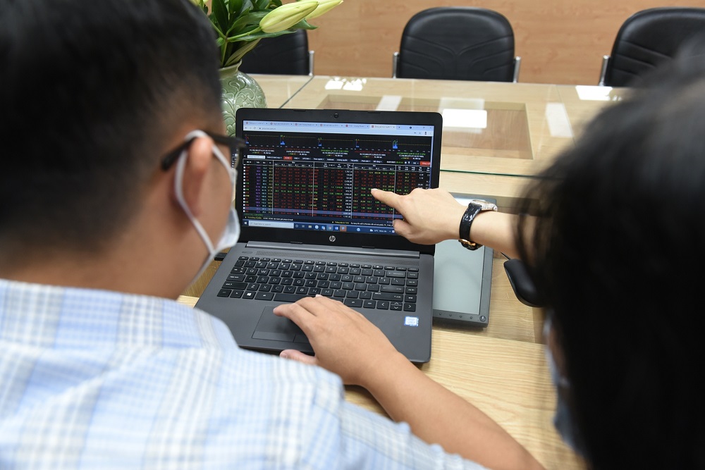 Nhà đầu tư mua bán chứng chỉ quỹ mở sẽ được miễn thuế thu nhập cá nhân- Ảnh 1. Nhà đầu tư mua bán chứng chỉ quỹ mở sẽ được miễn thuế thu nhập cá nhân- Ảnh 1.