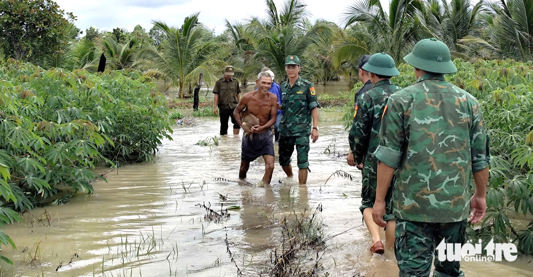 Mưa lớn kéo dài, nhiều nơi ở Đắk Lắk ngập sâu - Ảnh 4.