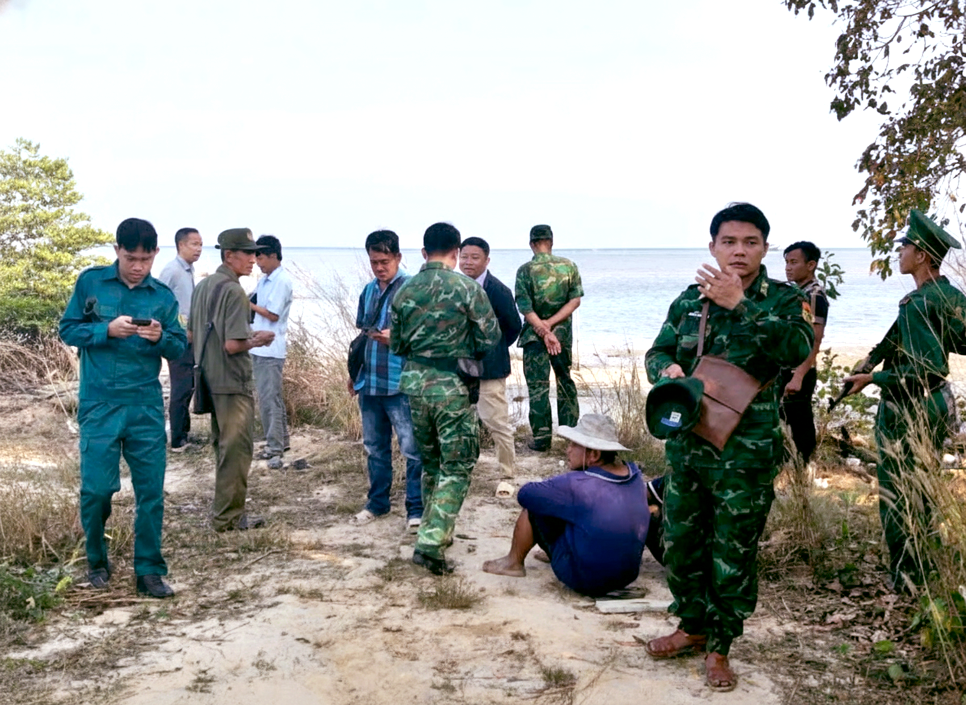 Phát hiện hai người dân bơm hút cát trái phép ở Phú Quốc- Ảnh 1.