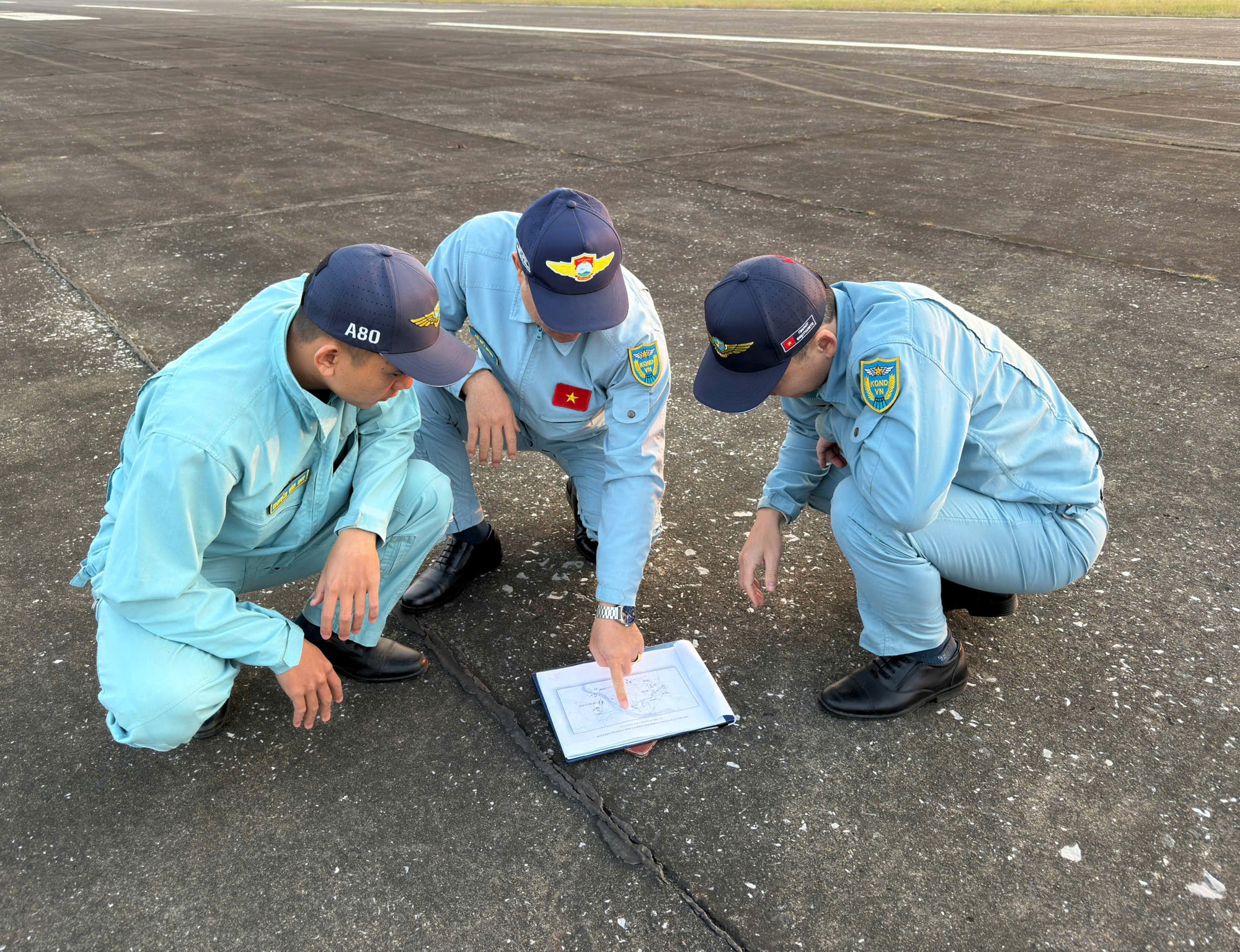 - Ảnh 14. - Ảnh 14.