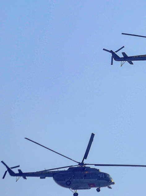 Trực thăng của quân đội, công an xuất quân bảo vệ Đại hội XIV của Đảng