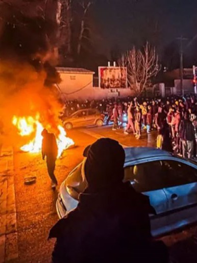 Iran tuyên bố sẵn sàng đáp trả nếu bị Mỹ tấn công