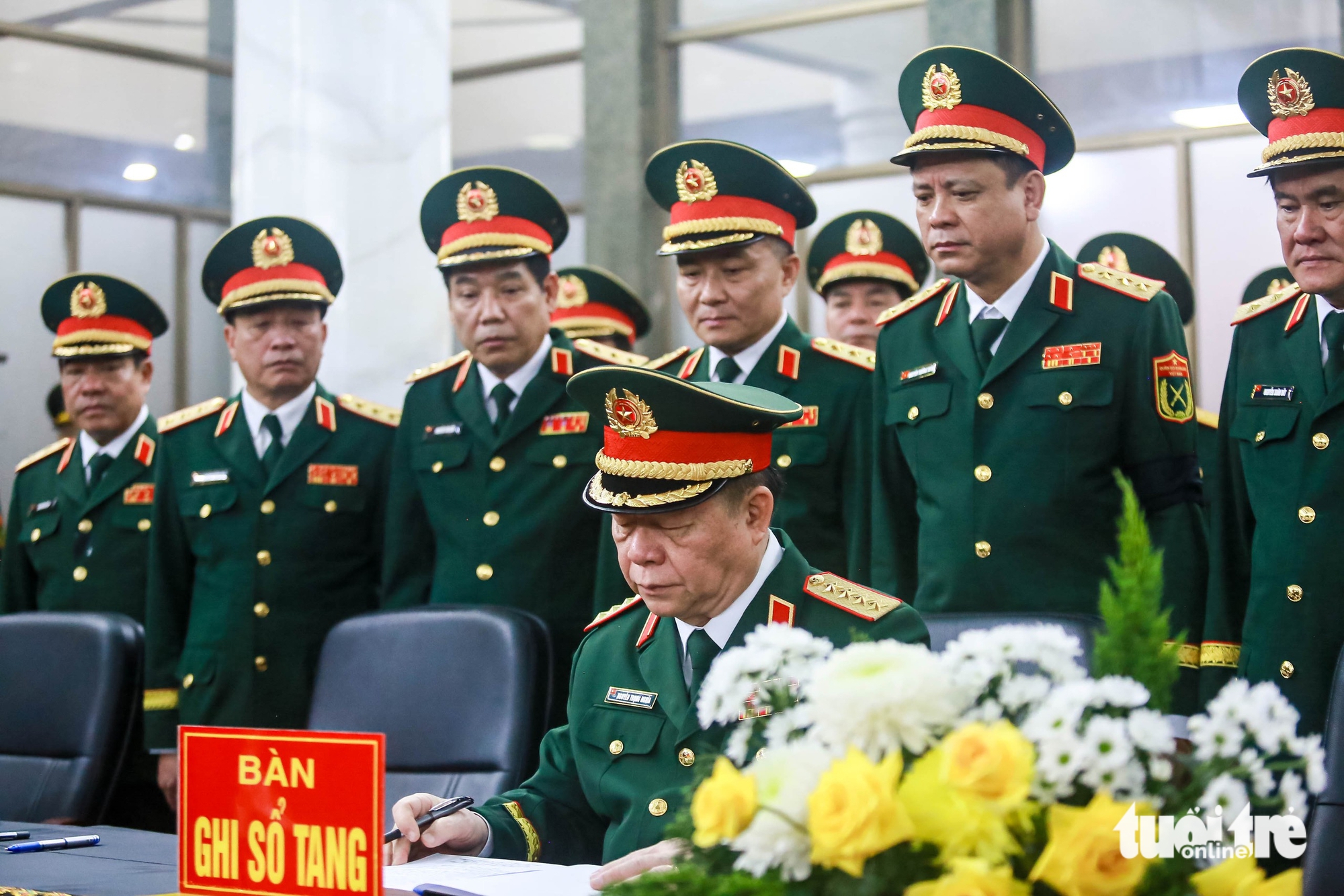 Lễ viếng Đại tướng Lê Văn Dũng, nguyên Chủ nhiệm Tổng cục Chính trị Quân đội nhân dân Việt Nam - Ảnh 8.